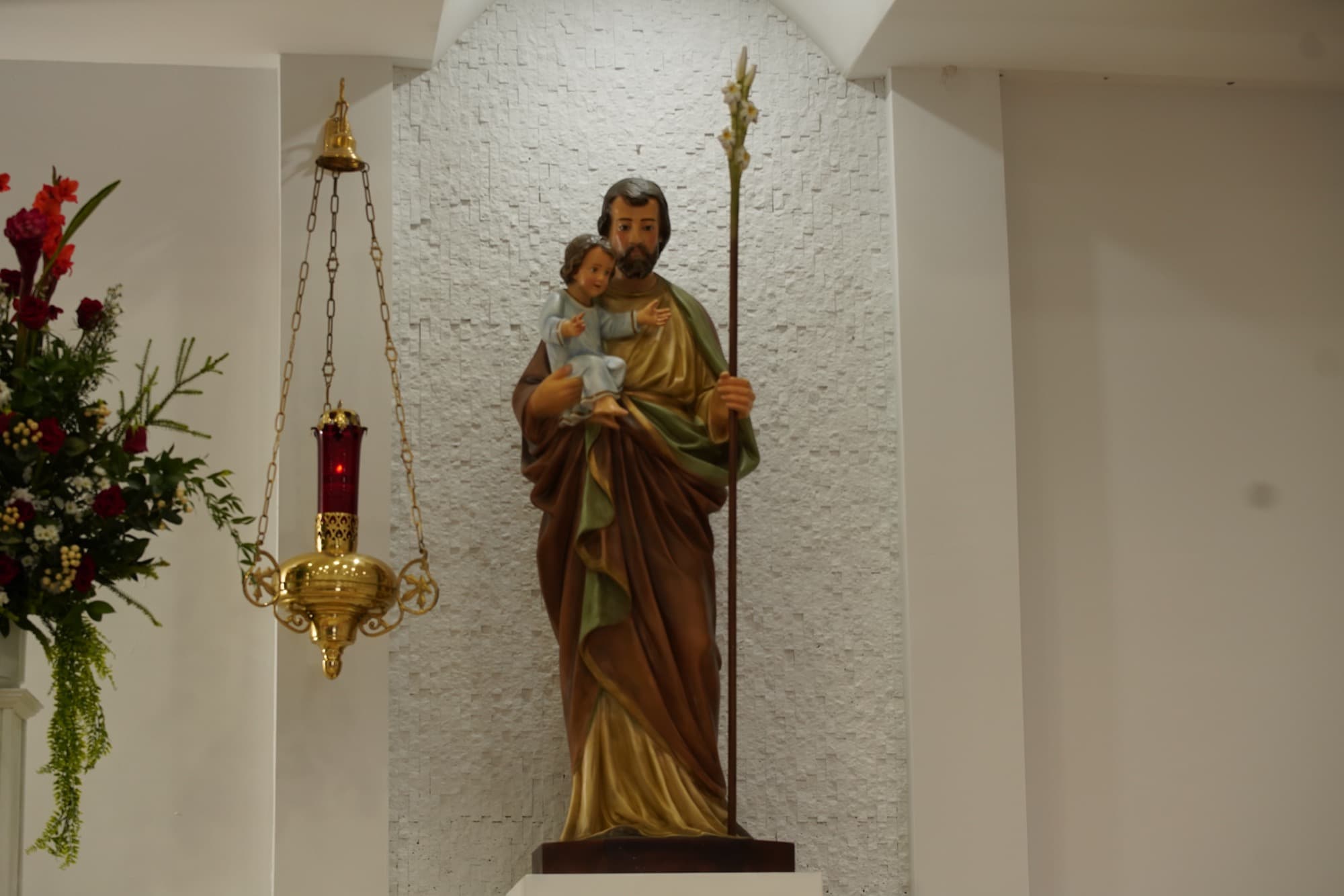 Statue of Saint Joseph with Child Jesus